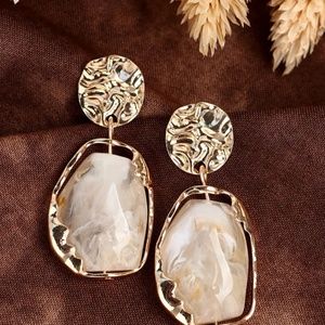 Elegant Cute Vintage Style Irregular Alloy Inlay Resin Drop Earrings